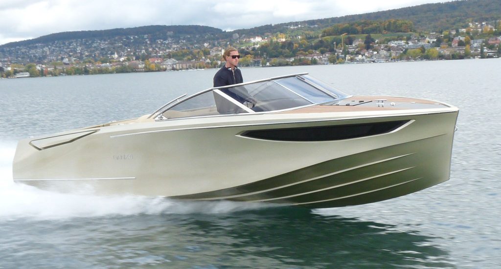 Inboard runabout / sundeck