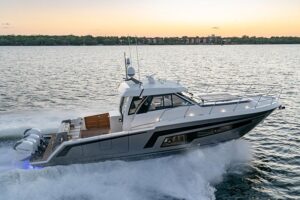 Ocean Alexander Divergence 45 Coupe, perfil