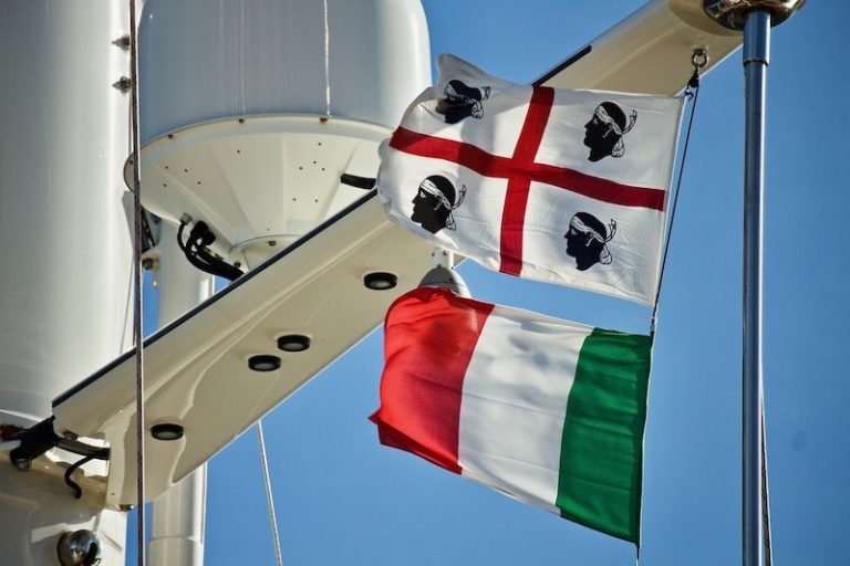 Bandera-italiana-768x512