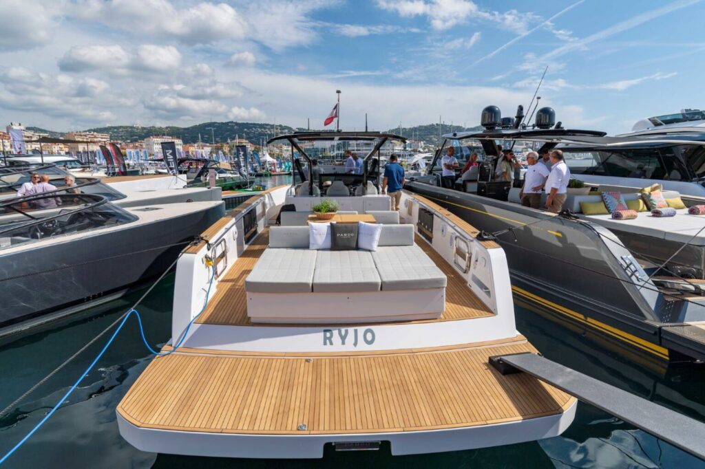 CANNES-YACHTING-FESTIVAL-5-1537x1024