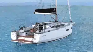 Jeanneau-Sun-Odyssey-350-stern